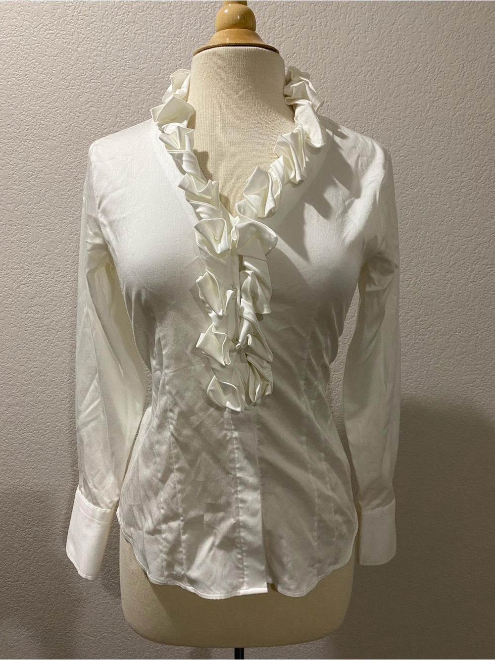 ANTONIO MELANI Ivory Ruffle-Front V-Neck Blouse size XS